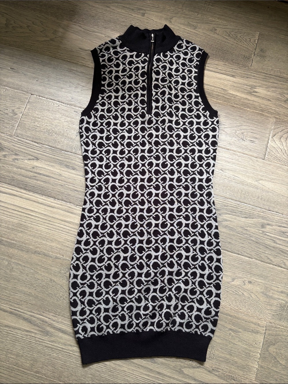 Guess | Eco Gianni Black and White Sleeveless Knit Logo Mini Dress Size Medium - Picture 4 of 14